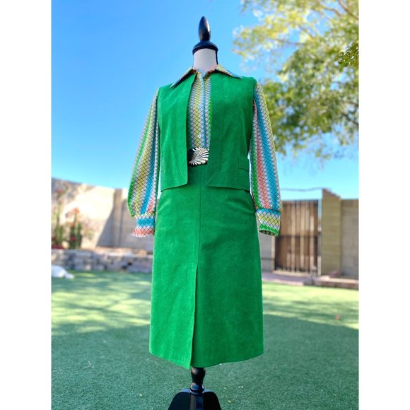 Vintage 1970s Kelly green ultrasuede skirt and vest suit/set (XXS/XS) - Picture 1 of 8